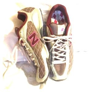 Beautiful Burgundy and Silver NB 442 size 10